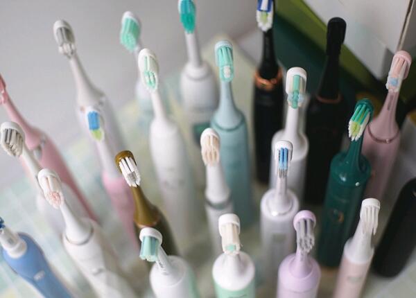 便宜的兒童電動(dòng)牙刷能用嗎？看完這篇文章，你準(zhǔn)不敢用低價(jià)電動(dòng)牙刷