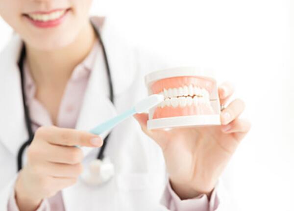 老人可以用電動牙刷嗎？特殊人群使用電動牙刷要點(diǎn)