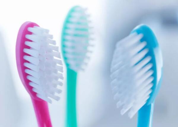 長蛀牙用什么手動牙刷比較好？有蛀牙人群必看！