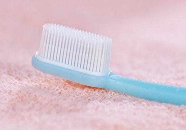 牙醫(yī)推薦牙刷是手動還是電動？手動和電動牙刷哪個更適合你？