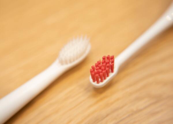 用手動(dòng)牙刷出血怎么辦？告別牙齦出血小妙招