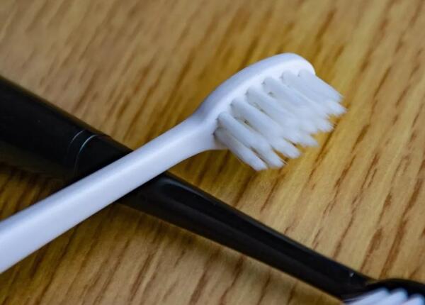 為什么明星都用手動(dòng)牙刷？原來(lái)，手動(dòng)牙刷竟有這般優(yōu)勢(shì)