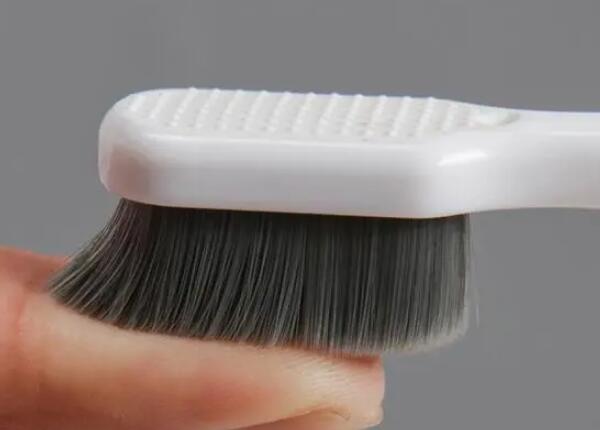 手動(dòng)牙刷該如何選擇？選擇手動(dòng)牙刷的幾大技巧