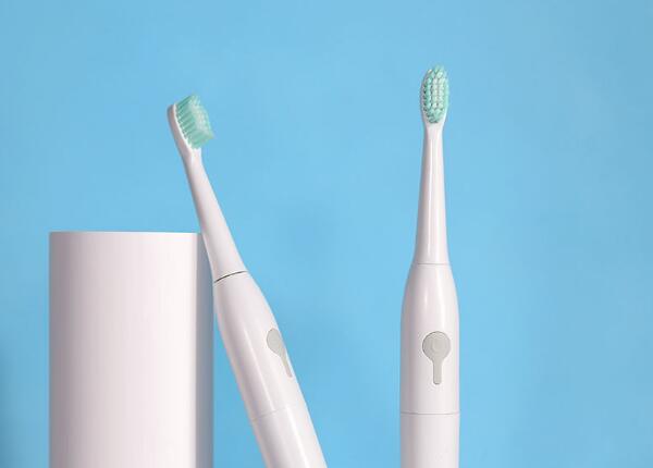 自動(dòng)牙刷好還是沖牙器好？一篇教你選出適合的刷牙工具