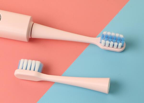 新人入手電動牙刷怎么選？首入電動牙刷的四大看點