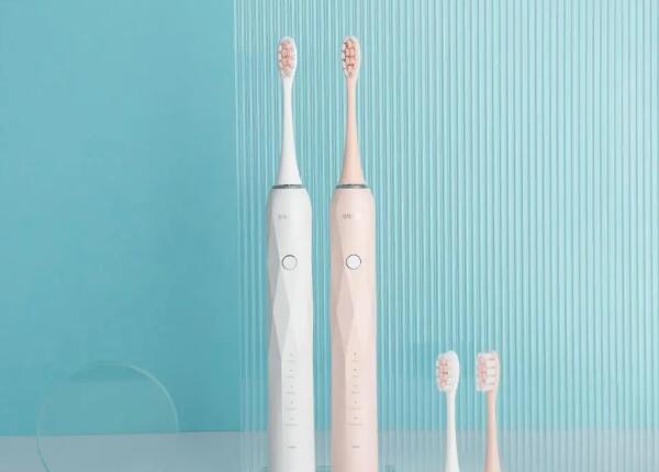 新入手電動牙刷怎么使用？牙刷正確使用指南大揭秘，新手必看