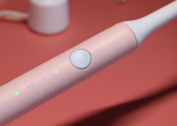 初次使用電動牙刷充電注意事項(xiàng)